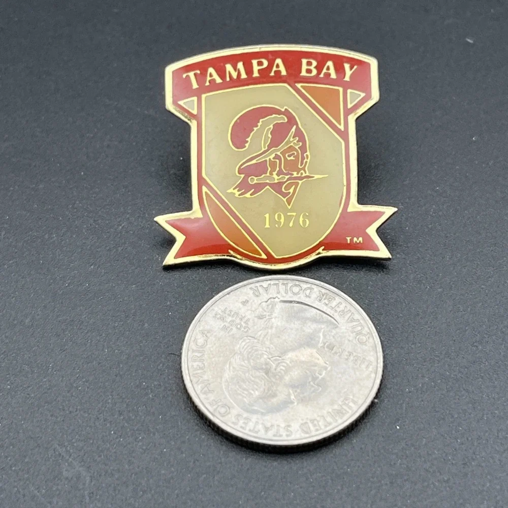 Tampa Bay Buccaneers‎ NFL Football Lapel Hat Pin